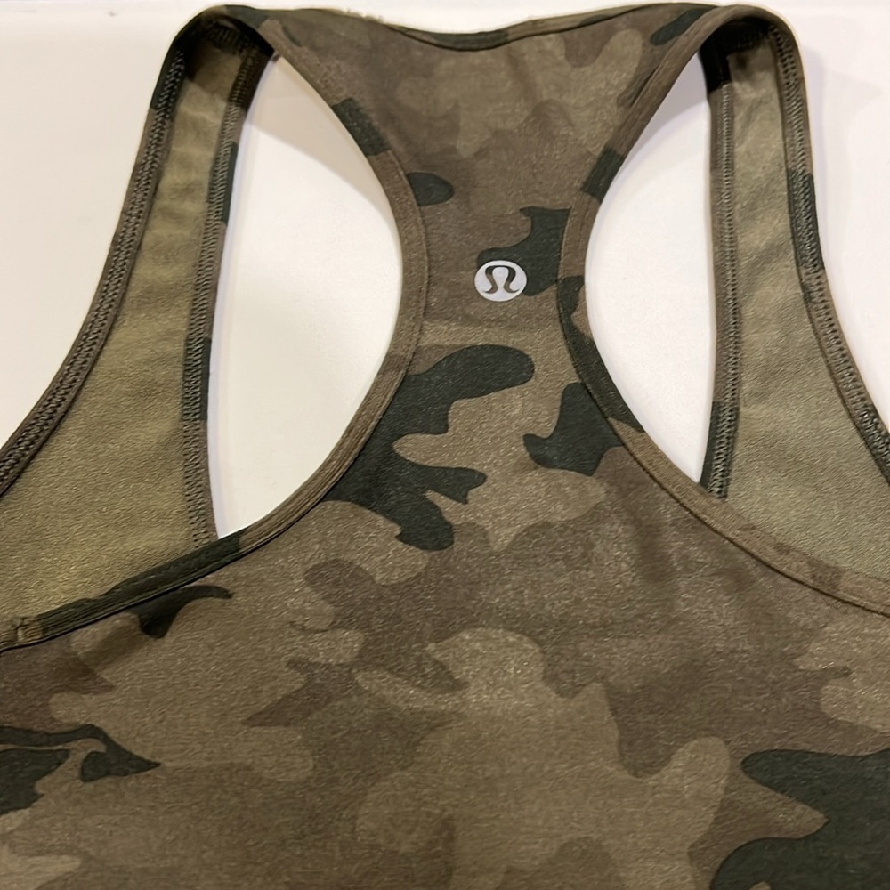 Lululemon -‎ Cool Racer, camo/fatigues tank - Picture 3 of 5